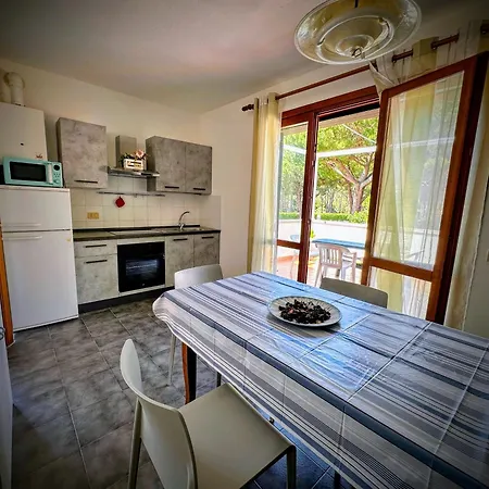 Appartamenti Vacanze Aragosta Marina Di Bibbona Exterior photo